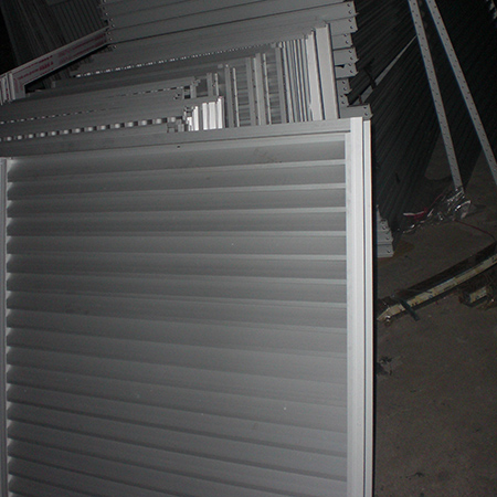 通風防雨百葉窗